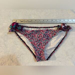 Brand New Floral Roxy Bikini Bottoms​
